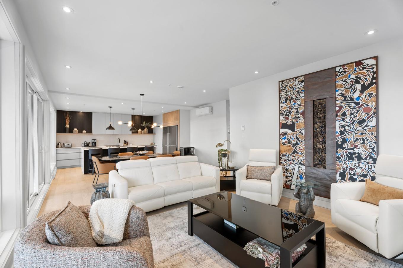 Salon - A-142 Ch. Du Tour-Du-Lac, Sainte-Agathe-Des-Monts, QC - Indoor Photo Showing Living Room