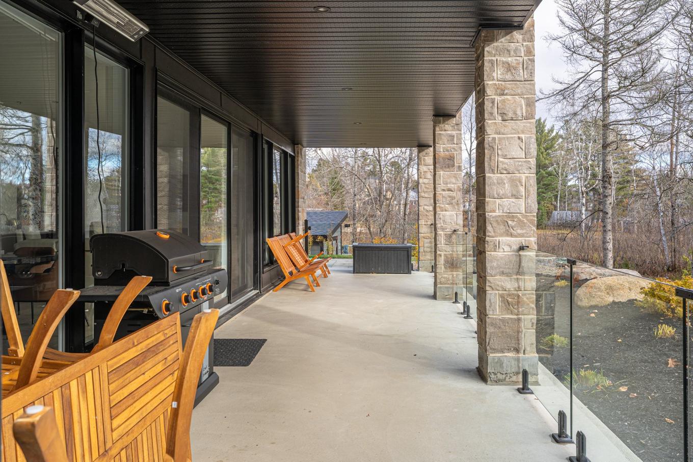 Terrasse - A-142 Ch. Du Tour-Du-Lac, Sainte-Agathe-Des-Monts, QC - Outdoor With Exterior