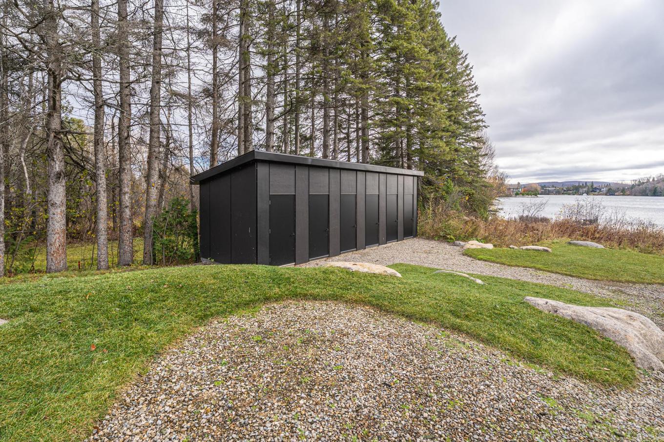 Remise - A-142 Ch. Du Tour-Du-Lac, Sainte-Agathe-Des-Monts, QC - Outdoor