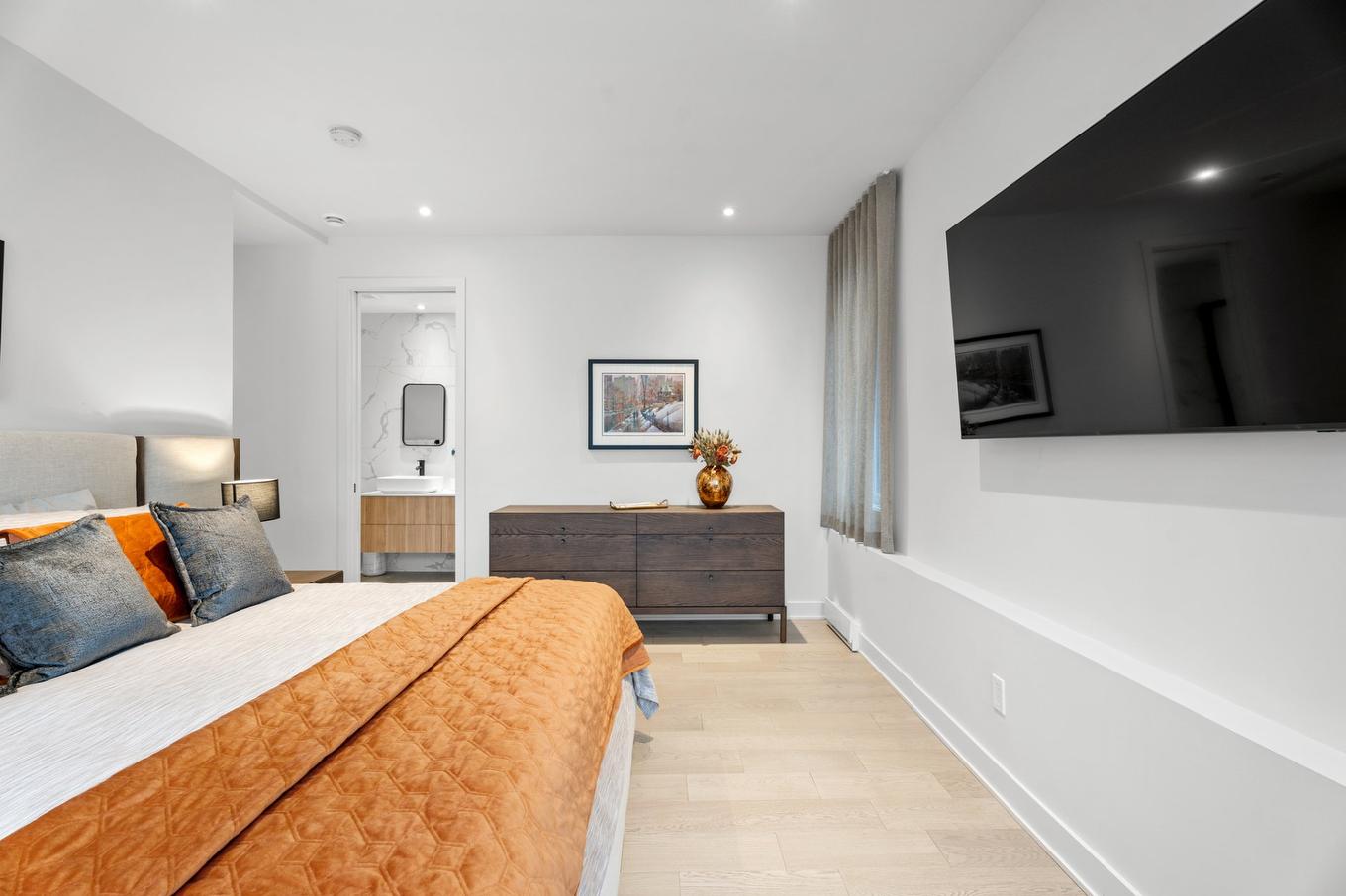 Chambre à coucher principale - A-142 Ch. Du Tour-Du-Lac, Sainte-Agathe-Des-Monts, QC - Indoor Photo Showing Bedroom