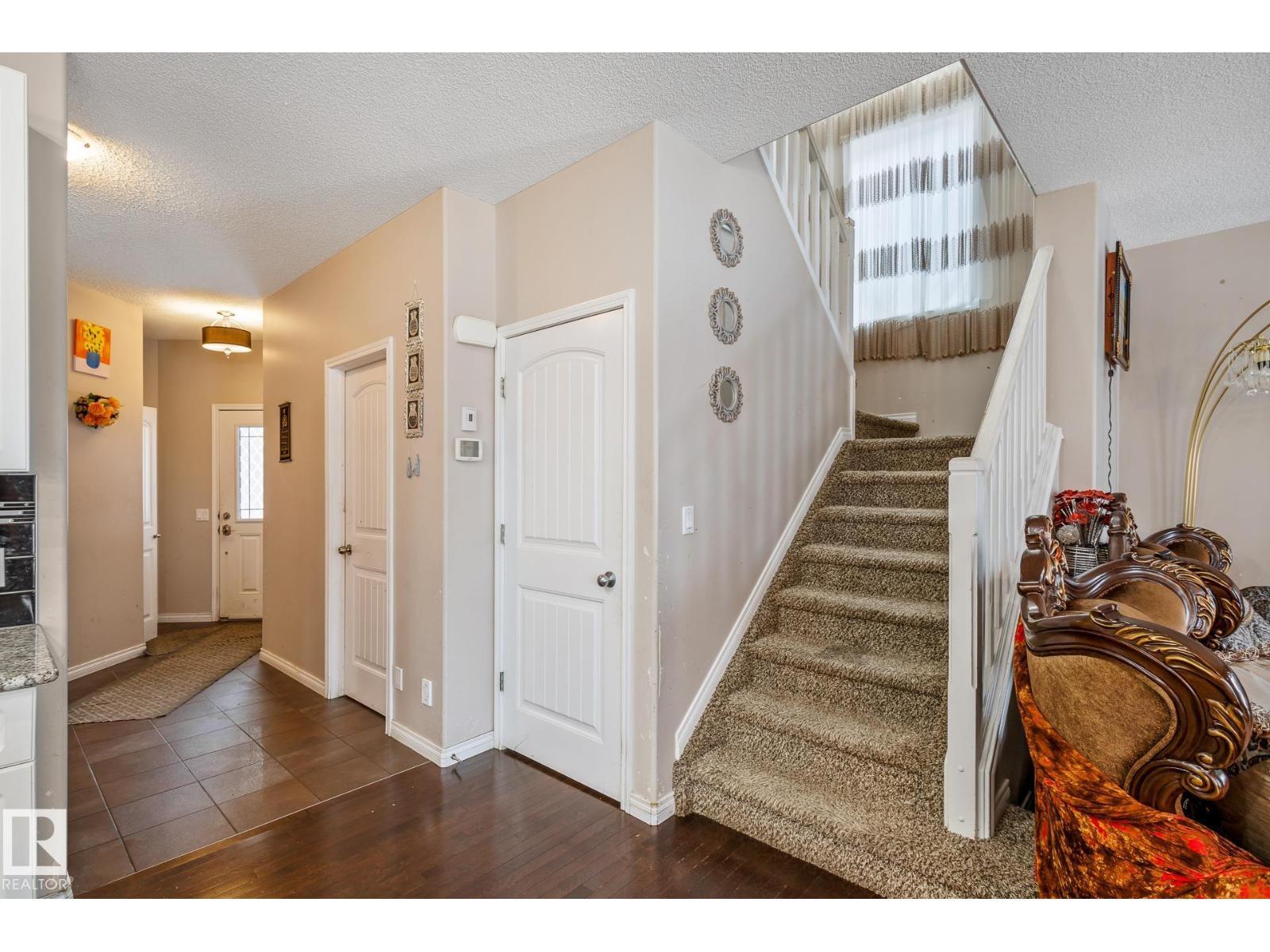 17116 121 St Nw, Edmonton, AB - Indoor Photo Showing Other Room