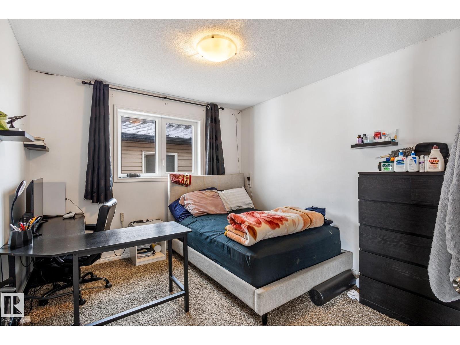 17116 121 St Nw, Edmonton, AB - Indoor Photo Showing Bedroom