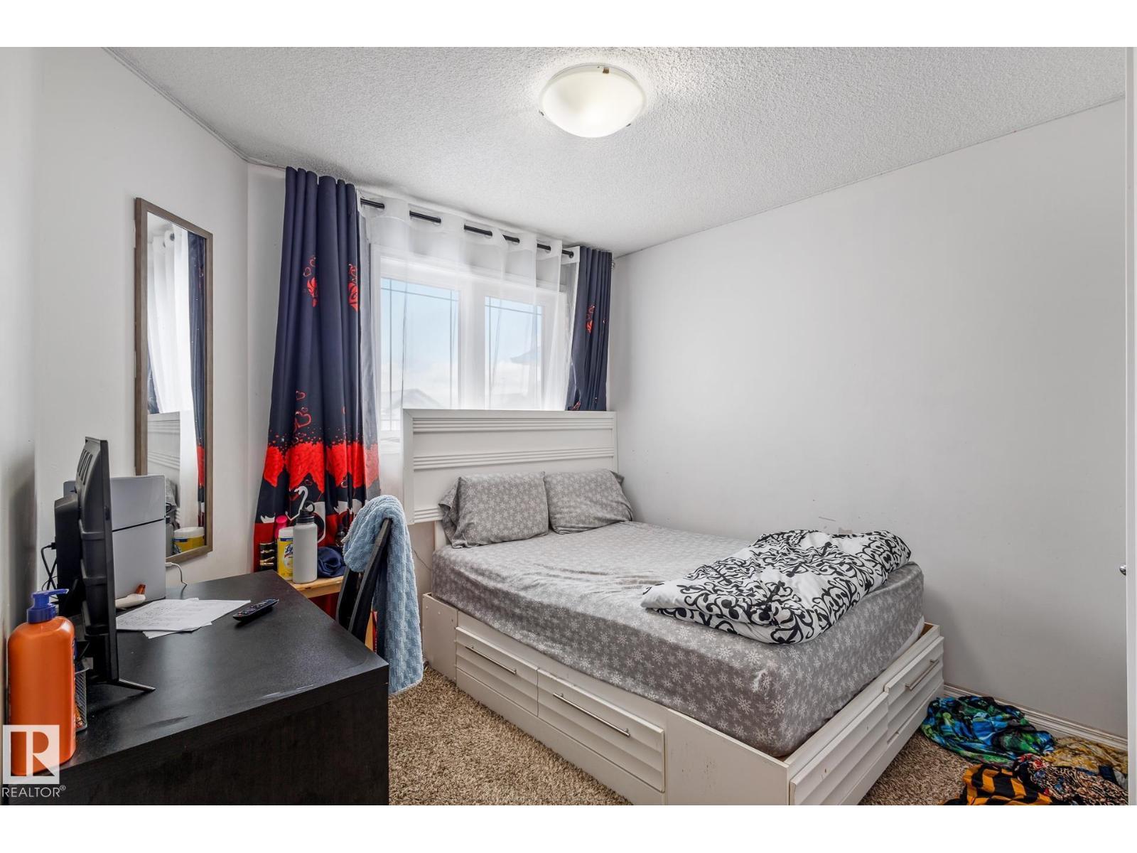 17116 121 St Nw, Edmonton, AB - Indoor Photo Showing Bedroom