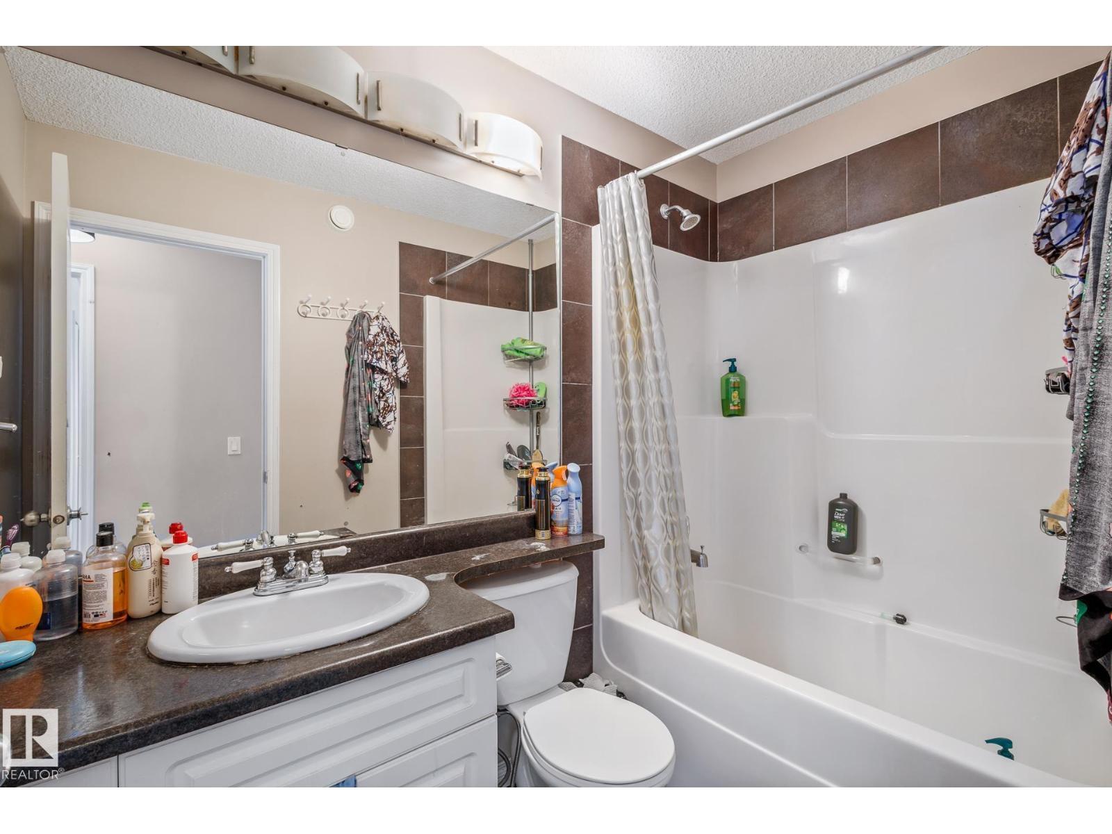 17116 121 St Nw, Edmonton, AB - Indoor Photo Showing Bathroom