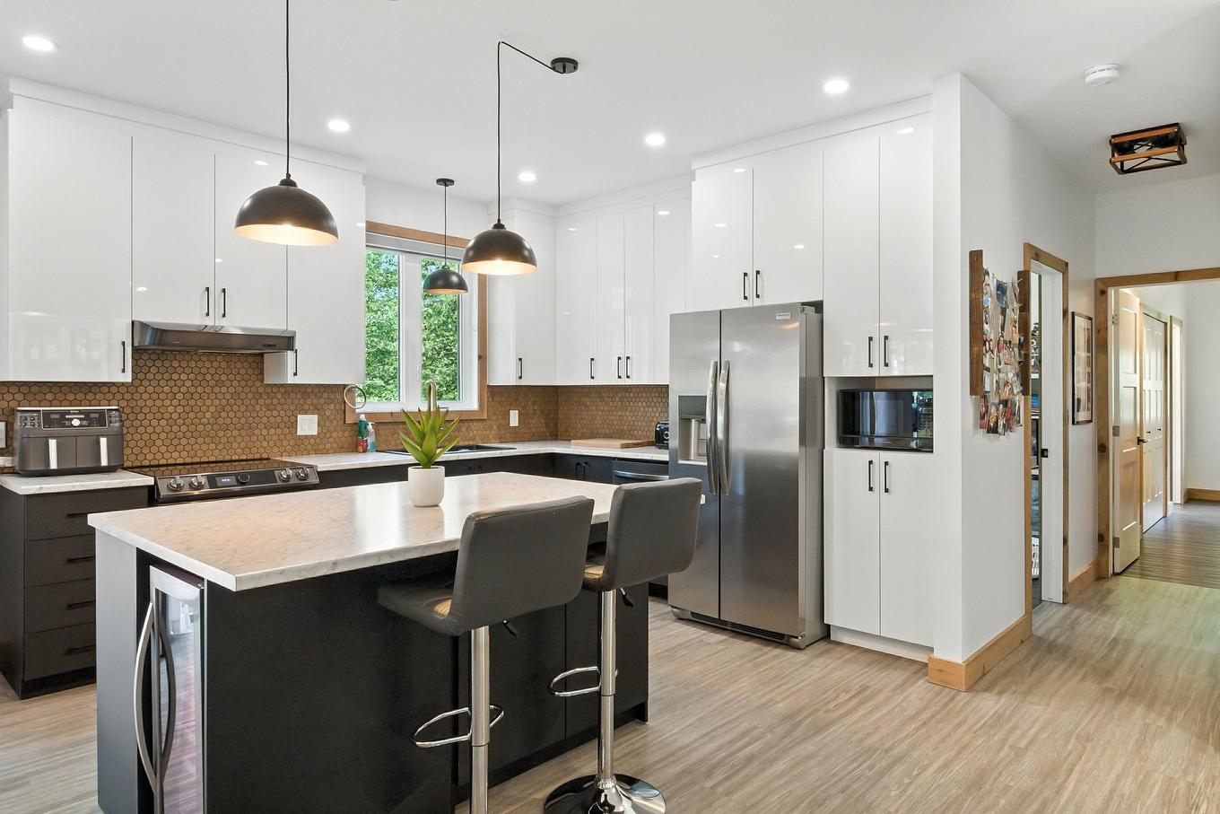 Kitchen - 90 Ch. Du Huard, Val-Des-Bois, QC - Indoor Photo Showing Kitchen With Upgraded Kitchen