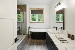 Ensuite bathroom -