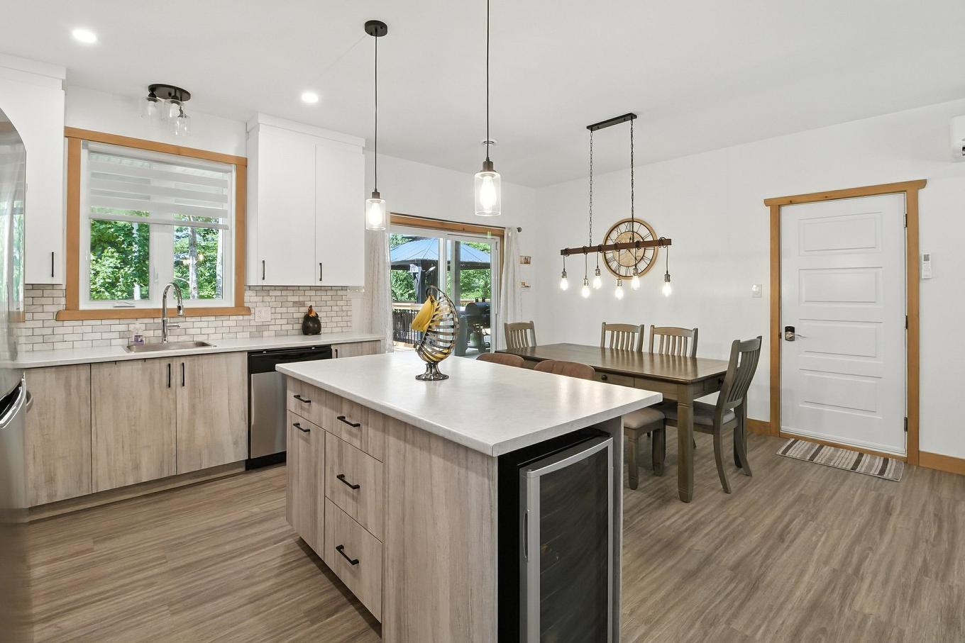 Kitchen - 90 Ch. Du Huard, Val-Des-Bois, QC - Indoor Photo Showing Kitchen With Upgraded Kitchen