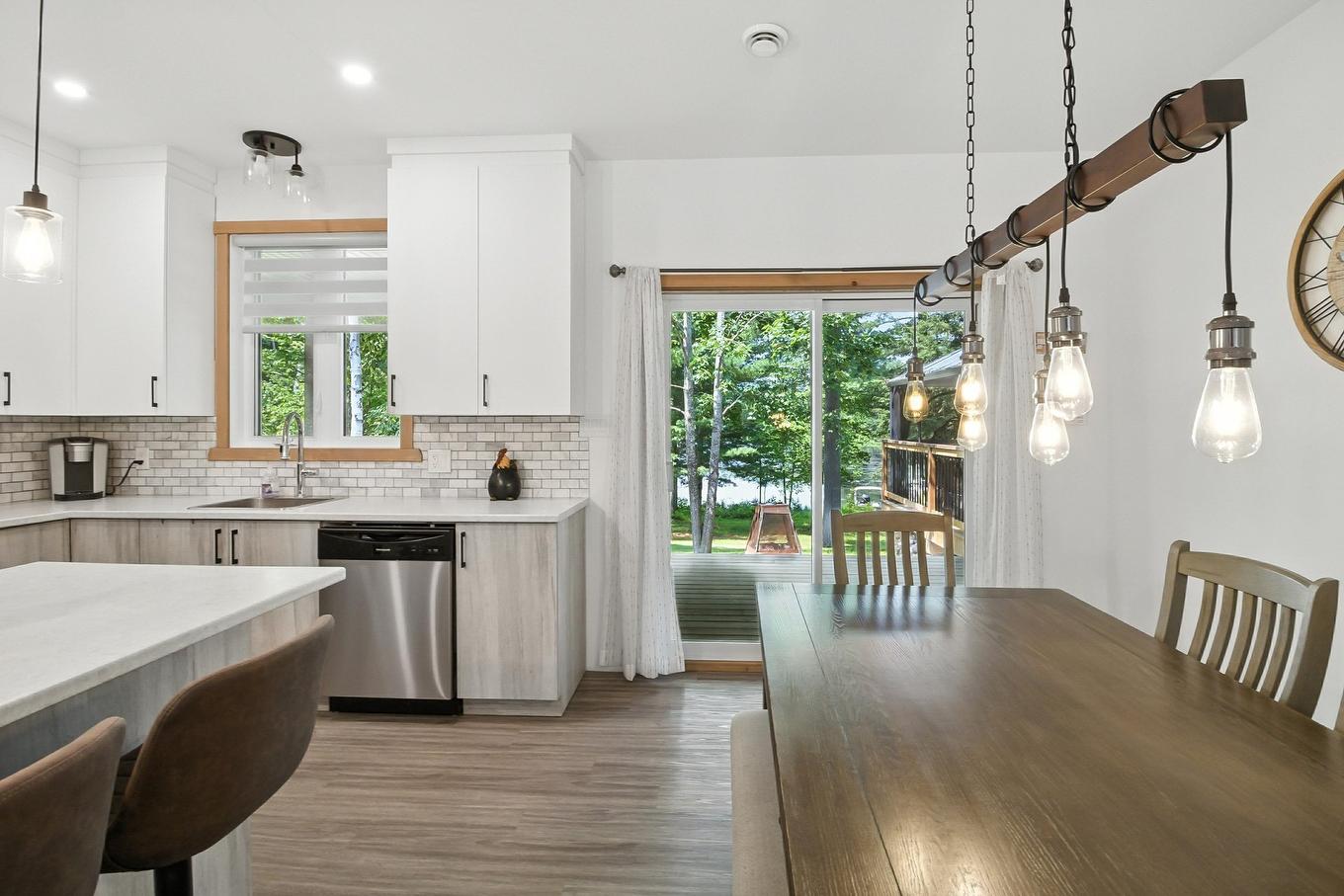 Dining room - 90 Ch. Du Huard, Val-Des-Bois, QC - Indoor