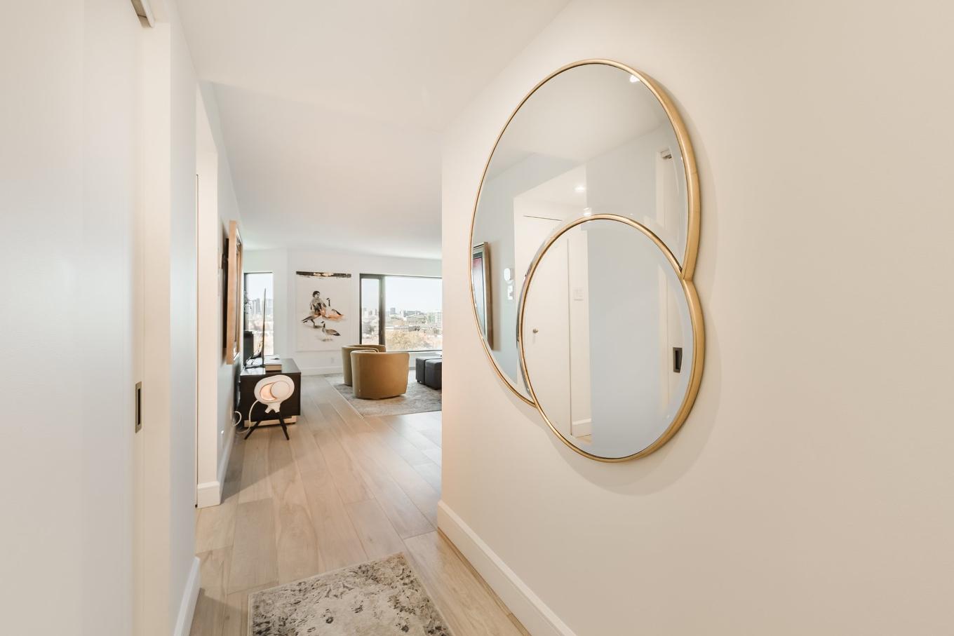 Passageway - 906-80 Rue Berlioz, Montréal (Verdun/Île-Des-Soeurs), QC - Indoor Photo Showing Laundry Room