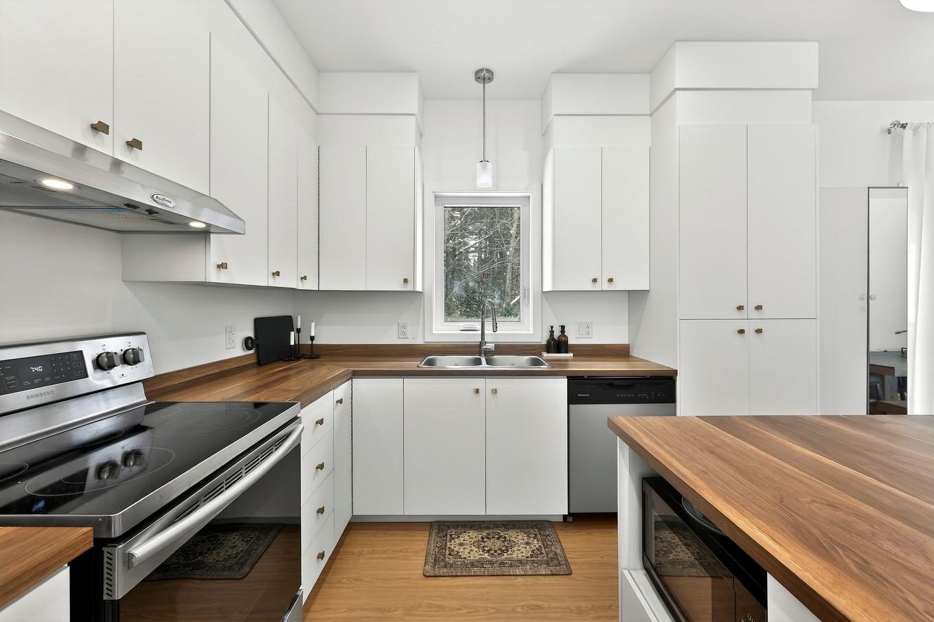 Kitchen - 3928 Rue Montcalm, Rawdon, QC - Indoor Photo Showing Kitchen With Double Sink