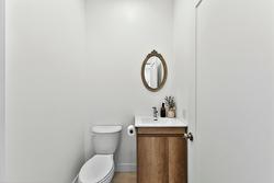 Powder room -