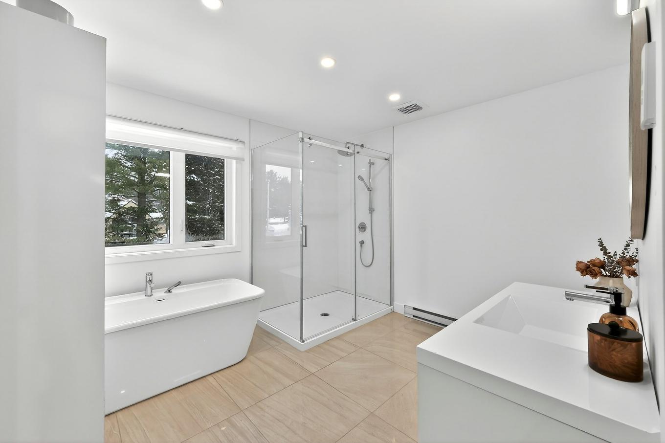 Bathroom - 3928 Rue Montcalm, Rawdon, QC - Indoor Photo Showing Bathroom