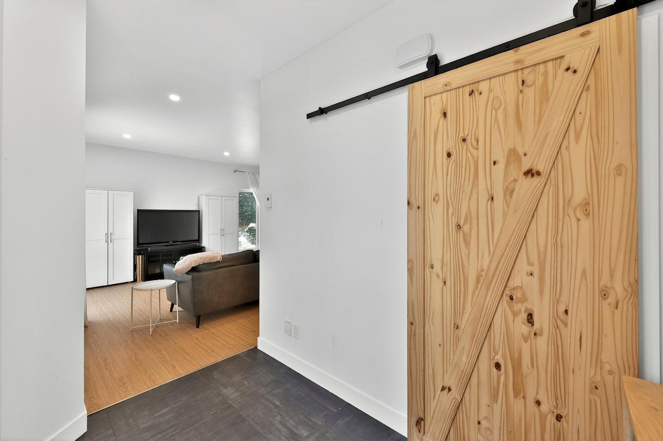 Hall - 3928 Rue Montcalm, Rawdon, QC - Indoor Photo Showing Other Room