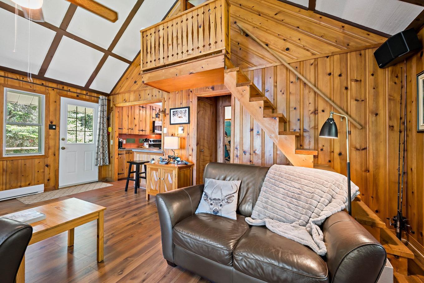 Living room - 894 Ch. Du Lac-Chaud, La Macaza, QC - Indoor Photo Showing Living Room