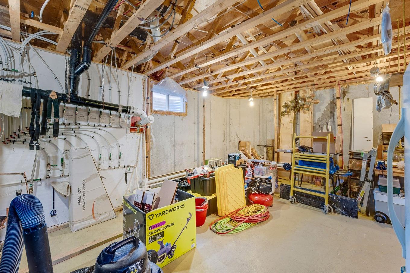 Rangement - 1605 Rue Roy, Prévost, QC - Indoor Photo Showing Basement