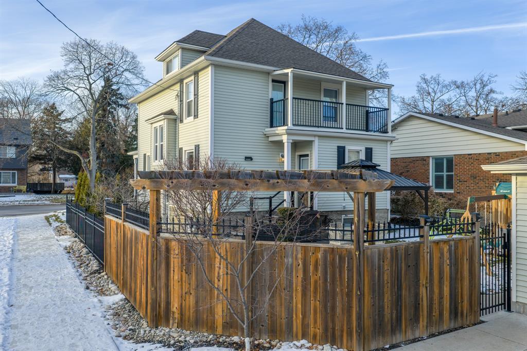 248 College Avenue North, Sarnia, ON