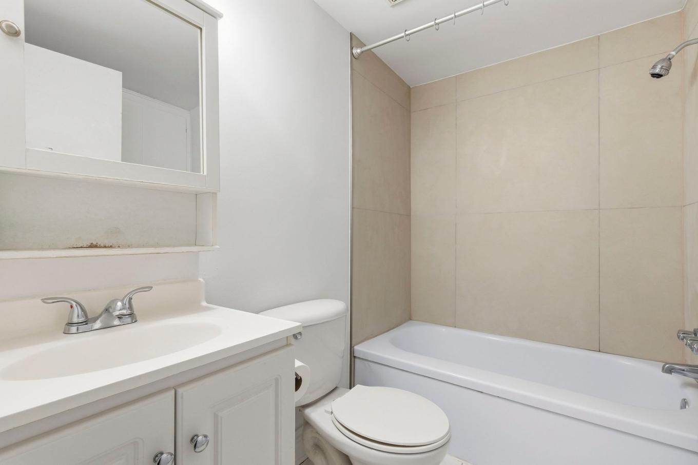 Salle de bains - 5-1400 Boul. Rome, Brossard, QC - Indoor Photo Showing Bathroom