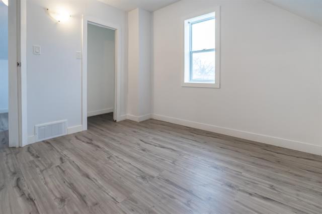 582 Burnell St, Winnipeg, MB