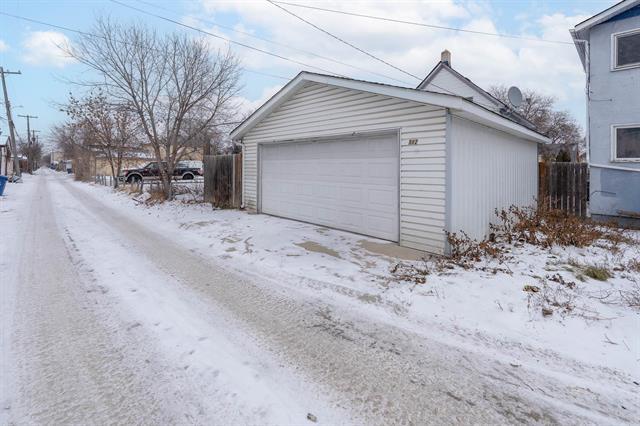 582 Burnell St, Winnipeg, MB