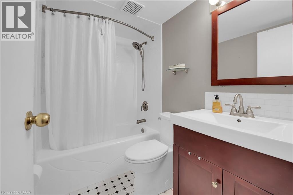 198 Scott Street Unit# 220, St. Catharines, ON