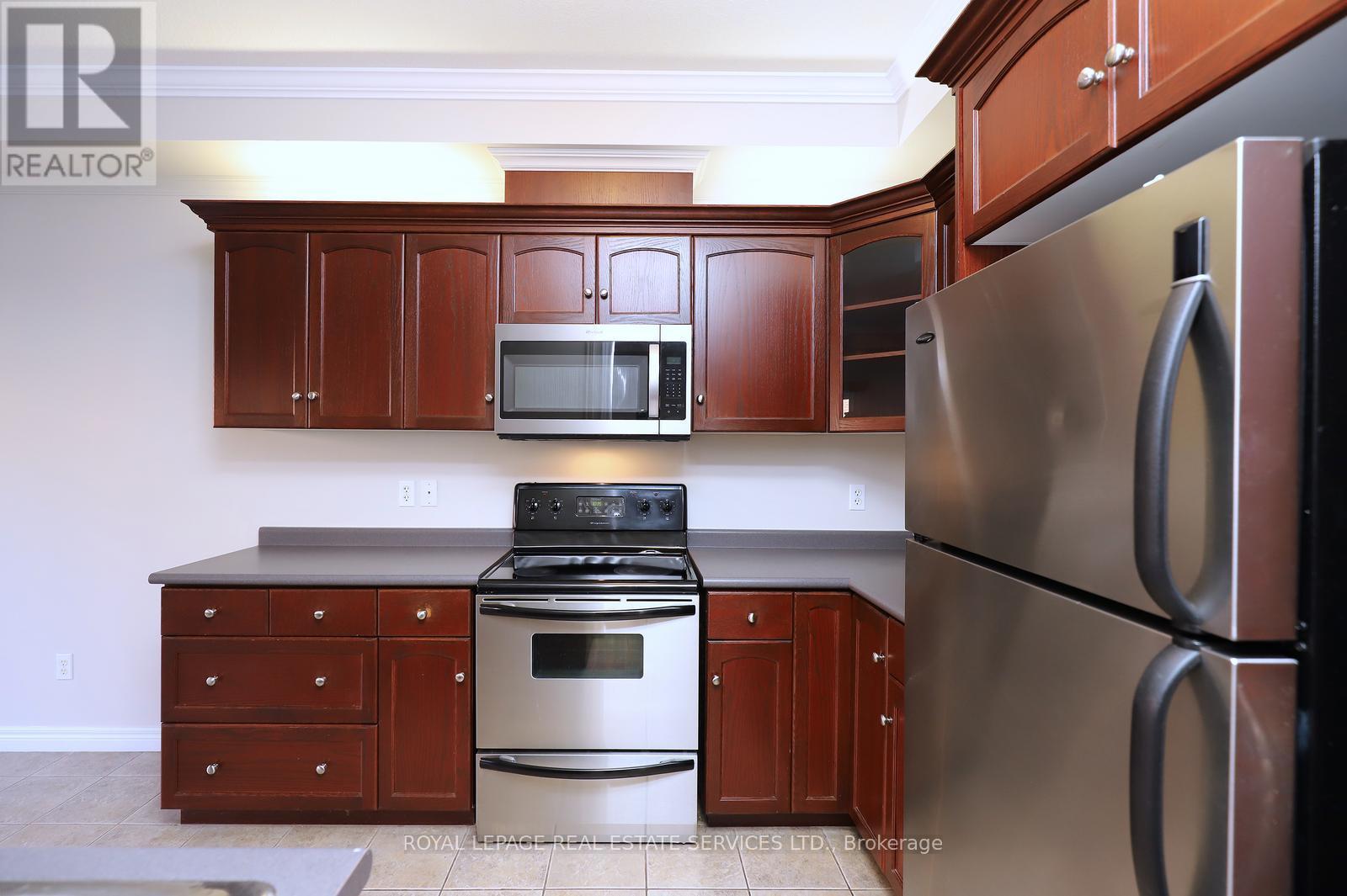 5229 Autumn Harvest Way, Burlington, ON - Indoor Photo Showing Kitchen