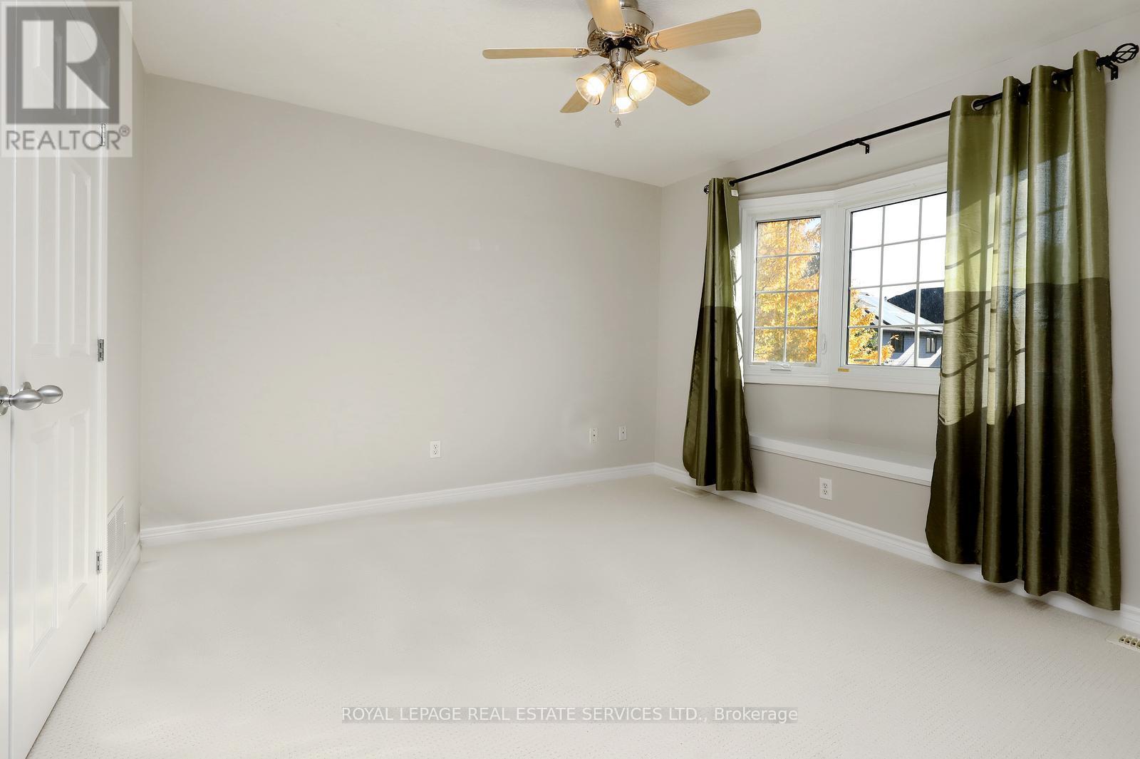 5229 Autumn Harvest Way, Burlington, ON - Indoor Photo Showing Other Room