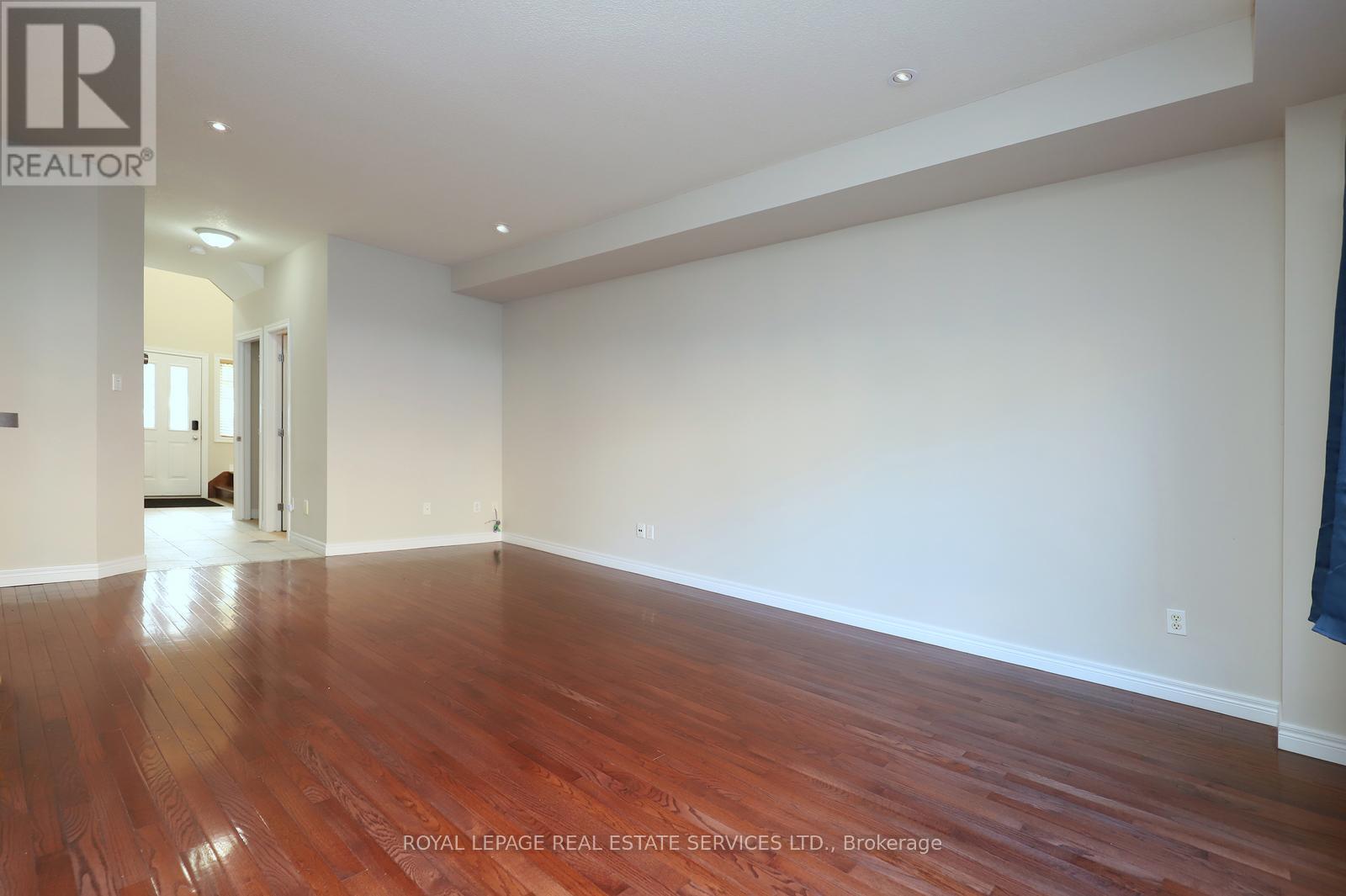 5229 Autumn Harvest Way, Burlington, ON - Indoor Photo Showing Other Room