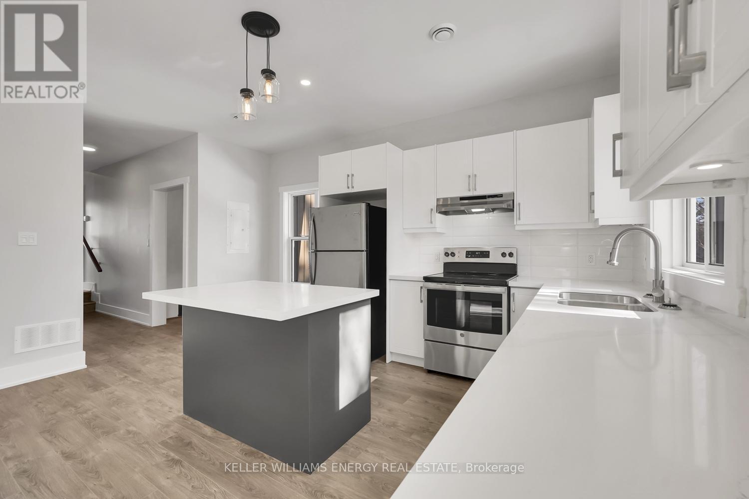 Upper - 89 Orchard View Boulevard, Oshawa (Centennial), ON - Indoor Photo Showing Kitchen With Double Sink