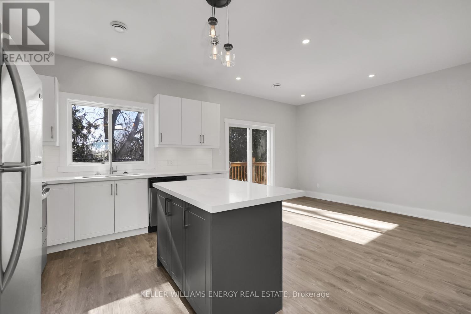 Upper - 89 Orchard View Boulevard, Oshawa (Centennial), ON - Indoor Photo Showing Kitchen With Double Sink