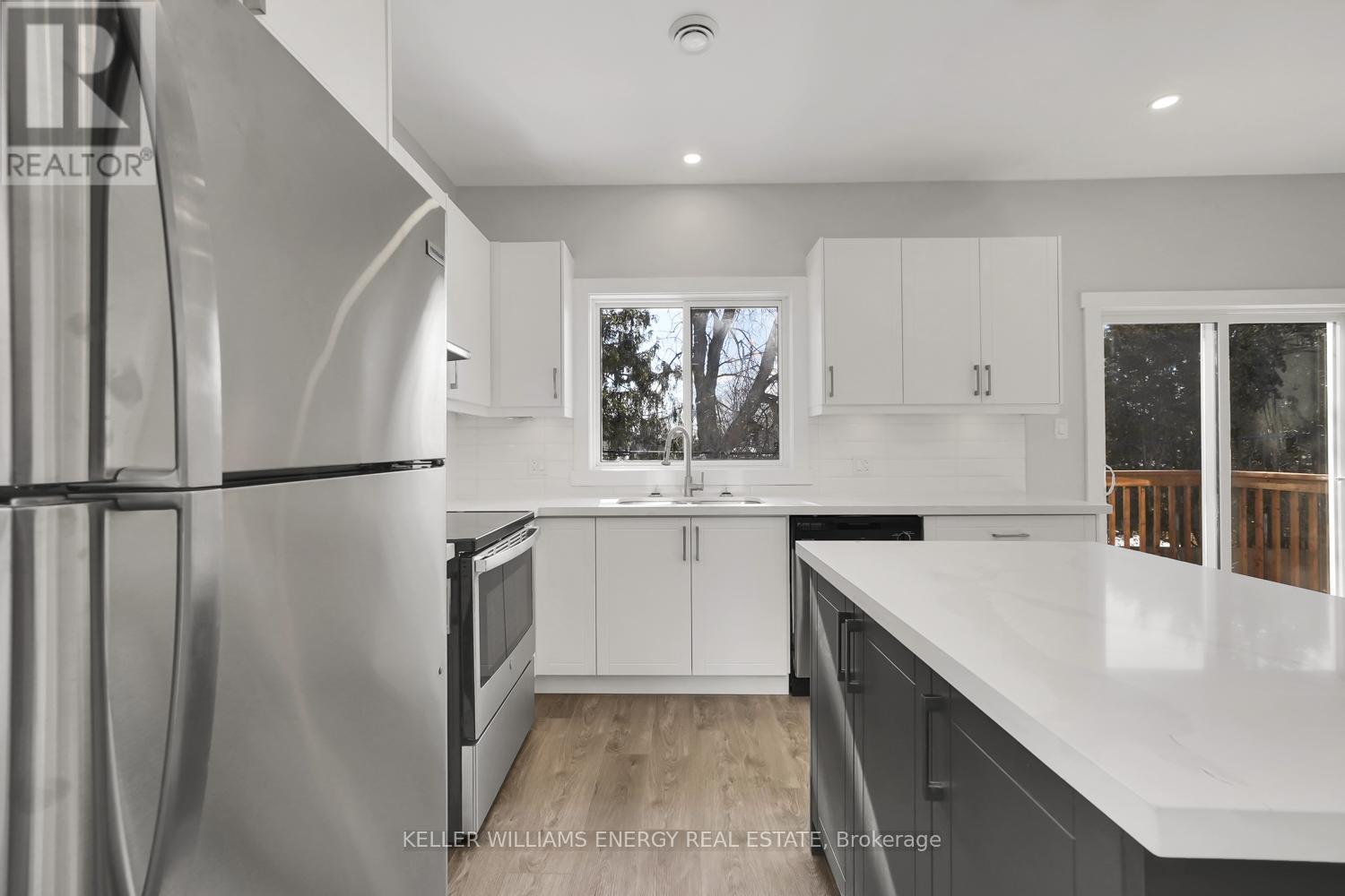 Upper - 89 Orchard View Boulevard, Oshawa (Centennial), ON - Indoor Photo Showing Kitchen With Upgraded Kitchen