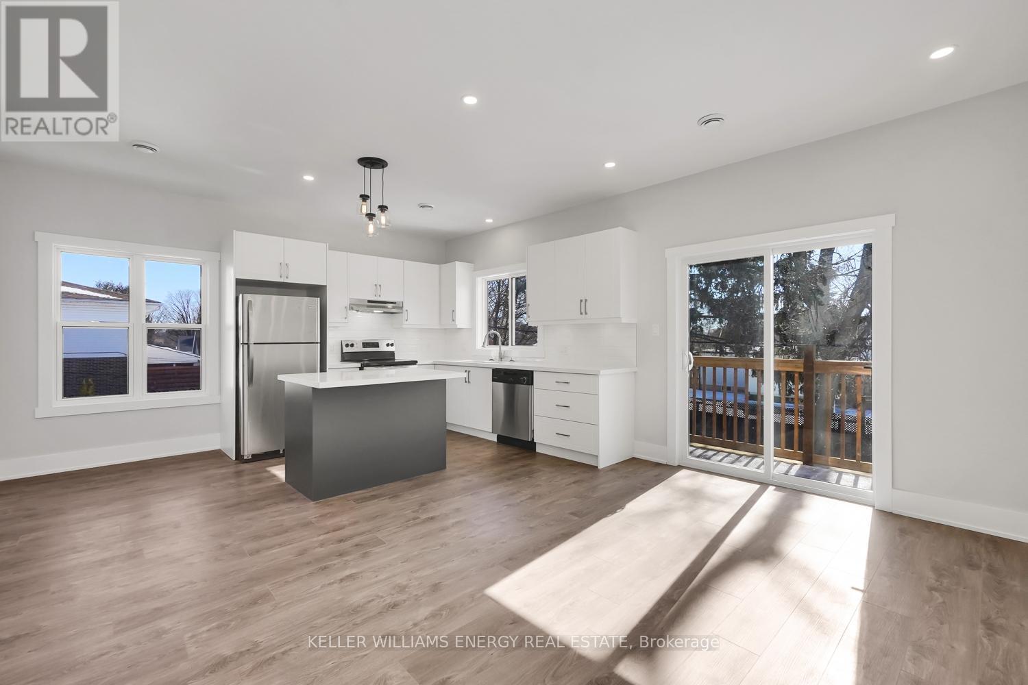 Upper - 89 Orchard View Boulevard, Oshawa (Centennial), ON - Indoor Photo Showing Kitchen With Upgraded Kitchen