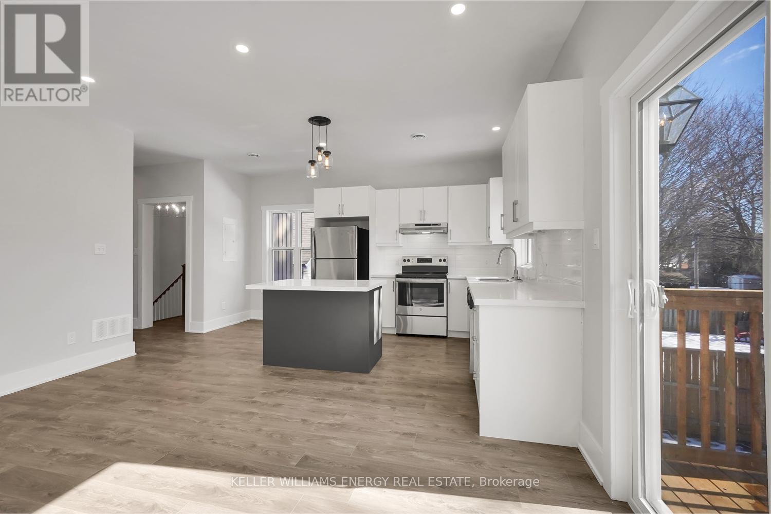 Upper - 89 Orchard View Boulevard, Oshawa (Centennial), ON - Indoor Photo Showing Kitchen With Upgraded Kitchen