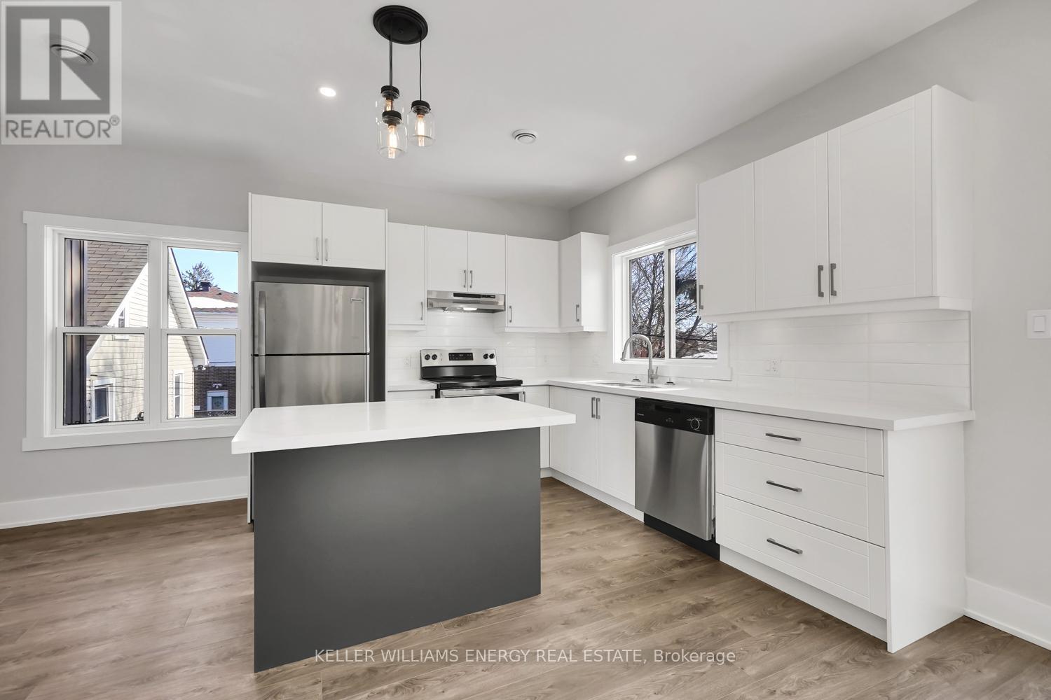 Upper - 89 Orchard View Boulevard, Oshawa (Centennial), ON - Indoor Photo Showing Kitchen With Upgraded Kitchen