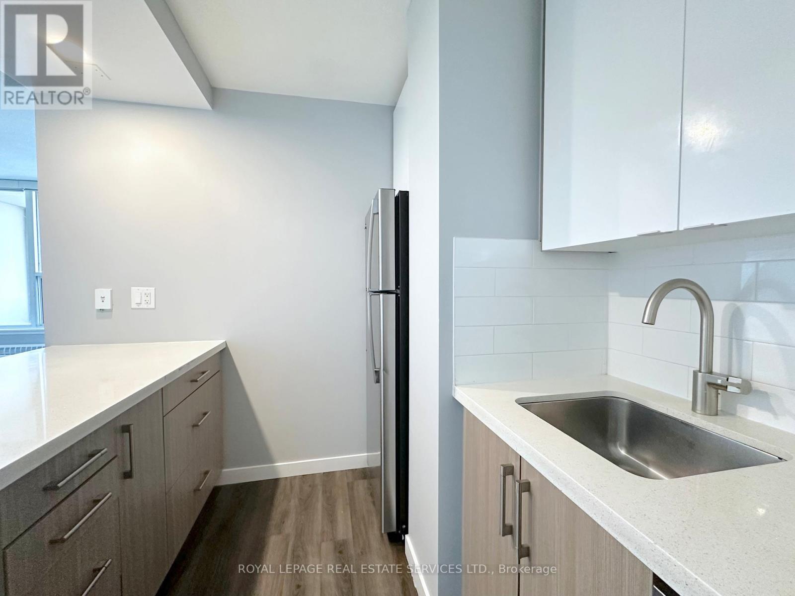 1906 - 265 Main Street, Toronto, ON