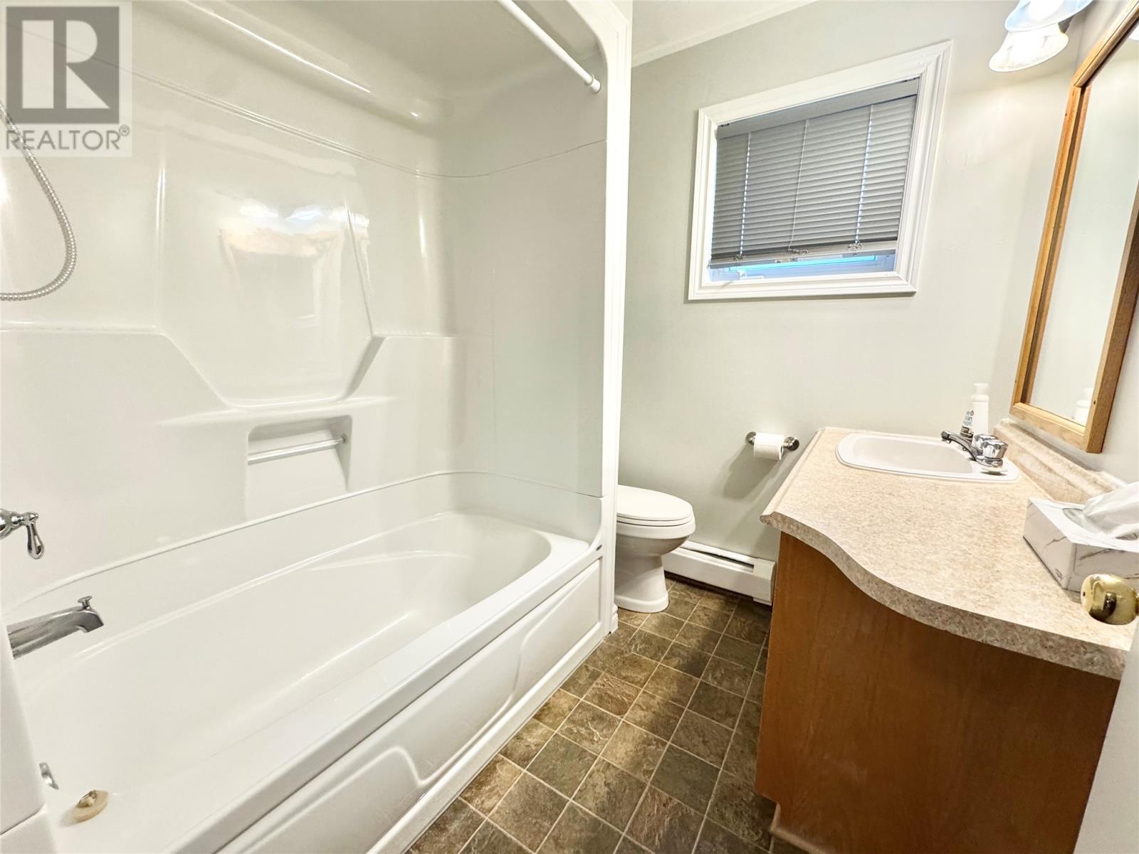 48 Harbourview Hill, Campbellton, NL - Indoor Photo Showing Bathroom