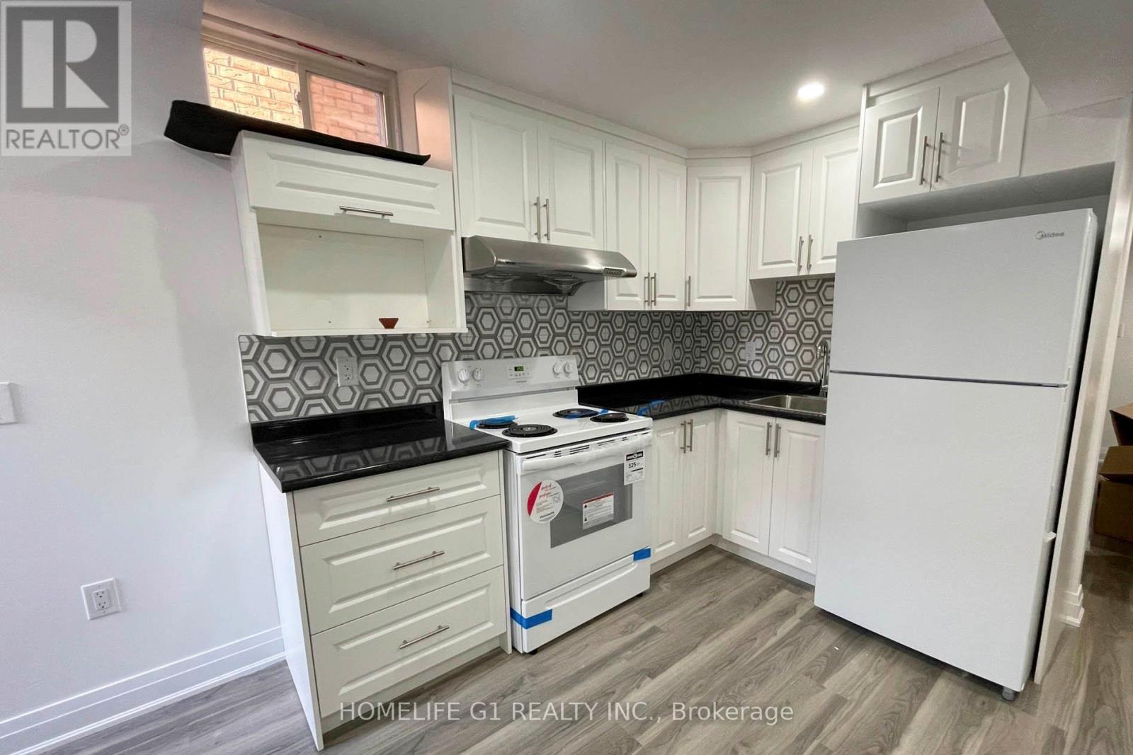 80 Lola Crescent, Brampton, ON - Indoor Photo Showing Kitchen