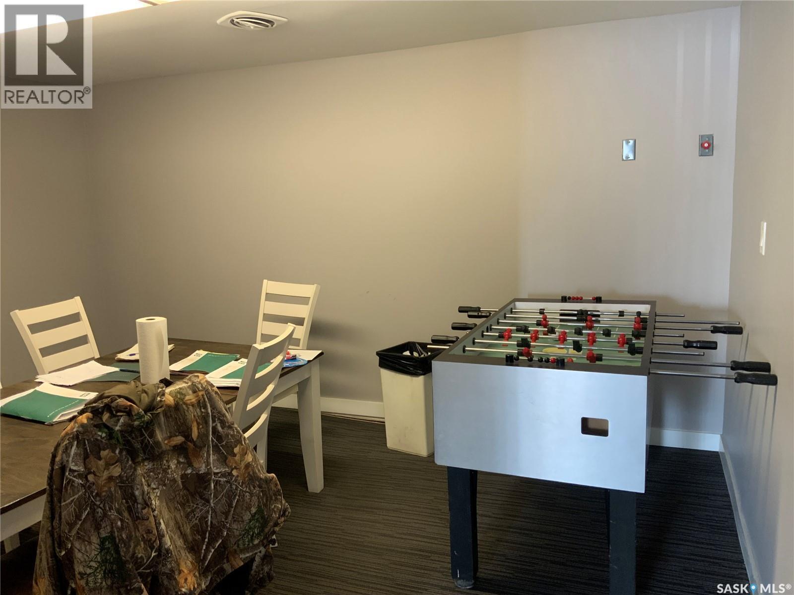 201 245 Kingsmere Boulevard, Saskatoon, SK - Indoor