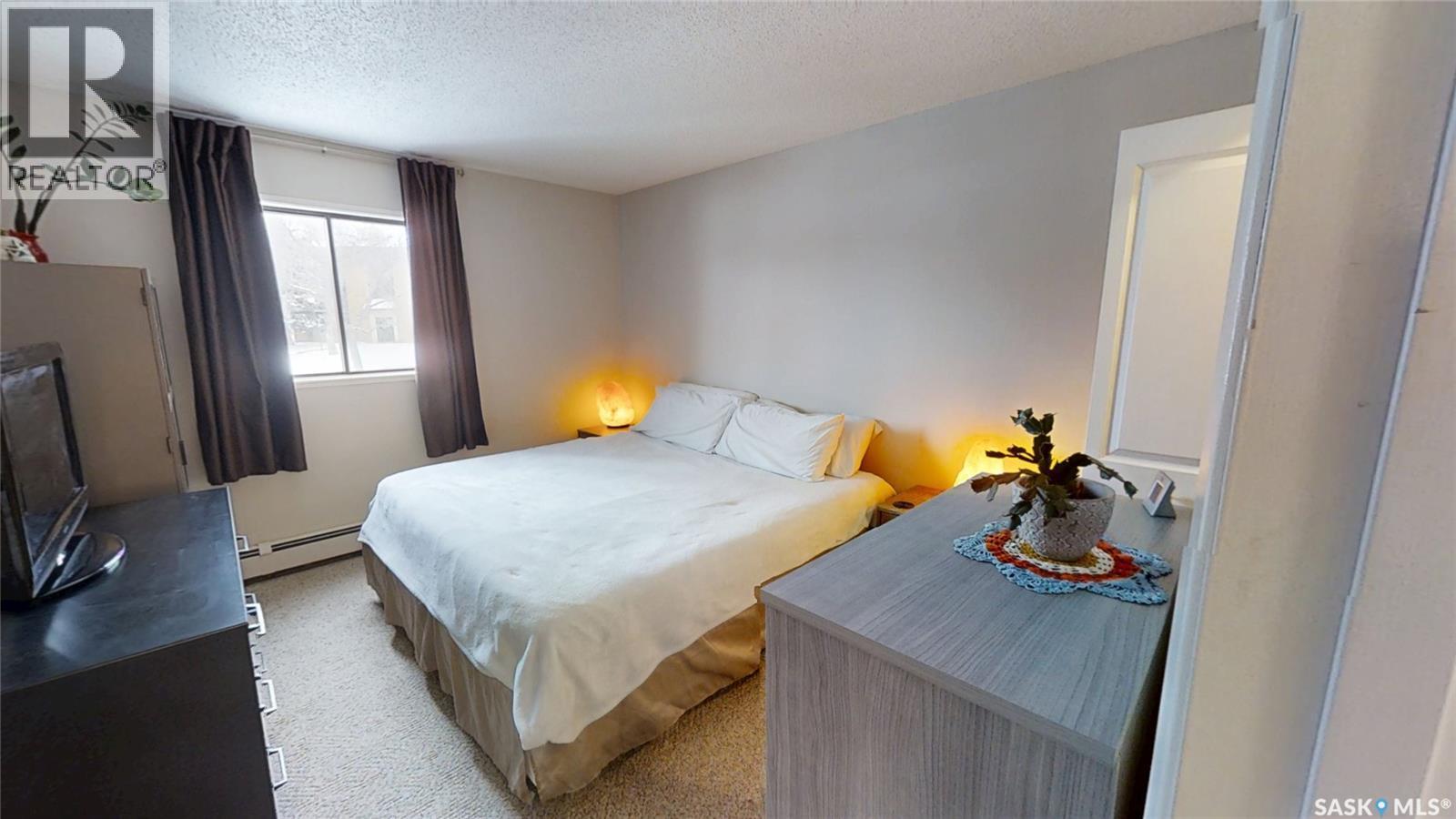 201 245 Kingsmere Boulevard, Saskatoon, SK - Indoor Photo Showing Bedroom