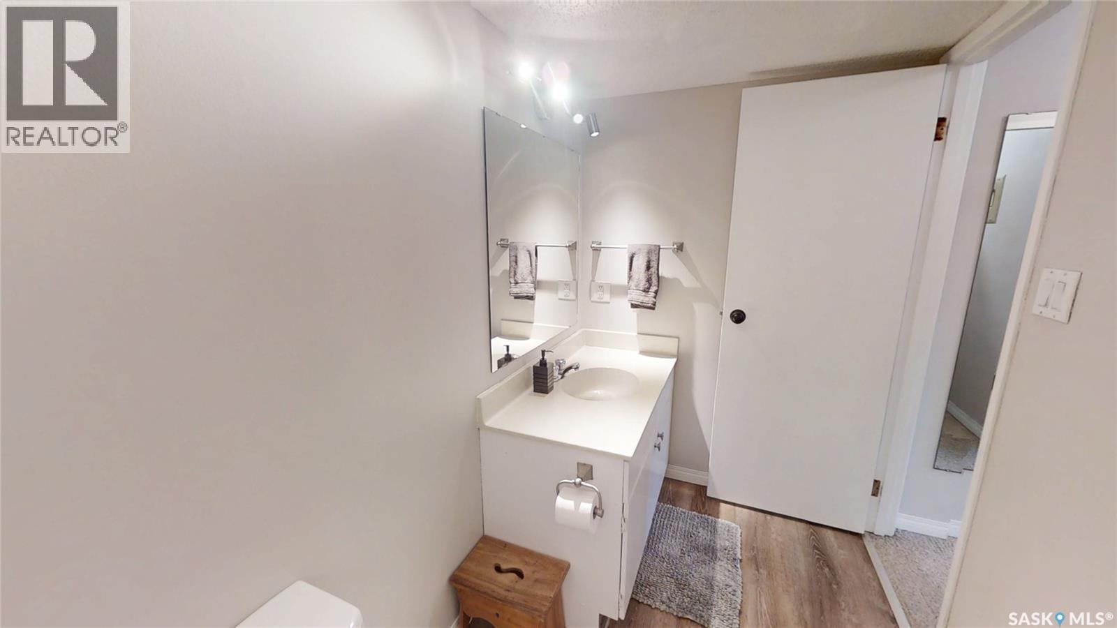 201 245 Kingsmere Boulevard, Saskatoon, SK - Indoor Photo Showing Bathroom