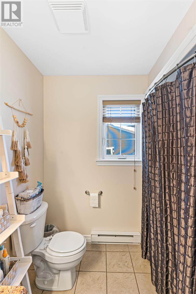15 Cayley Place, Gander, NL - Indoor Photo Showing Bathroom