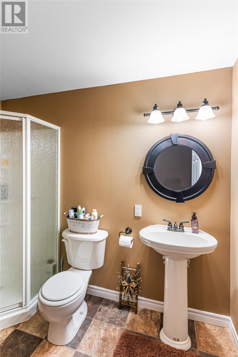 15 Cayley Place, Gander, NL - Indoor Photo Showing Bathroom