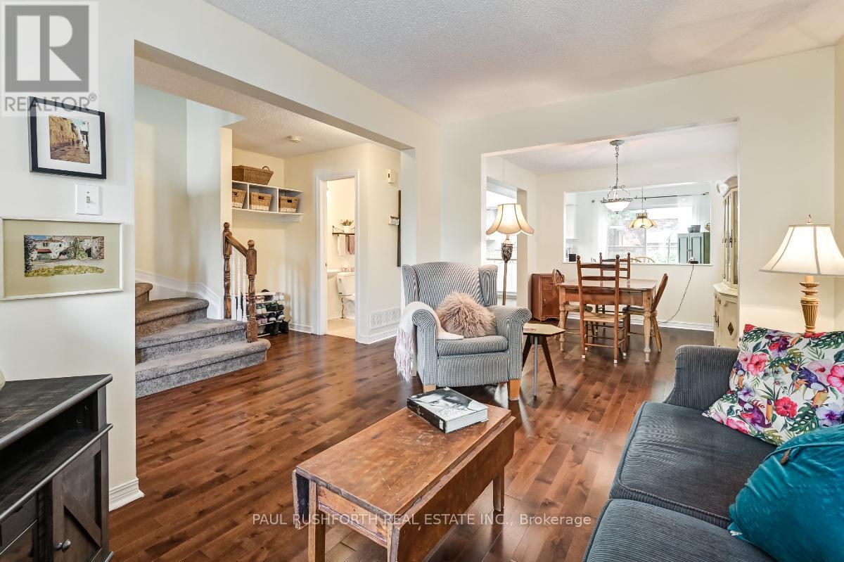 Living Area - 83 Winnegreen Court, Ottawa, ON