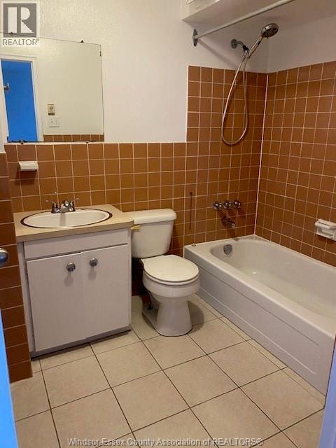 780 Ouellette Avenue Unit# 121, Windsor, ON - Indoor Photo Showing Bathroom