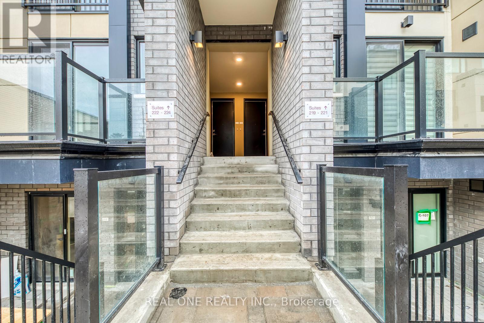 C221 - 1660 Victoria Park Avenue, Toronto, ON - Outdoor