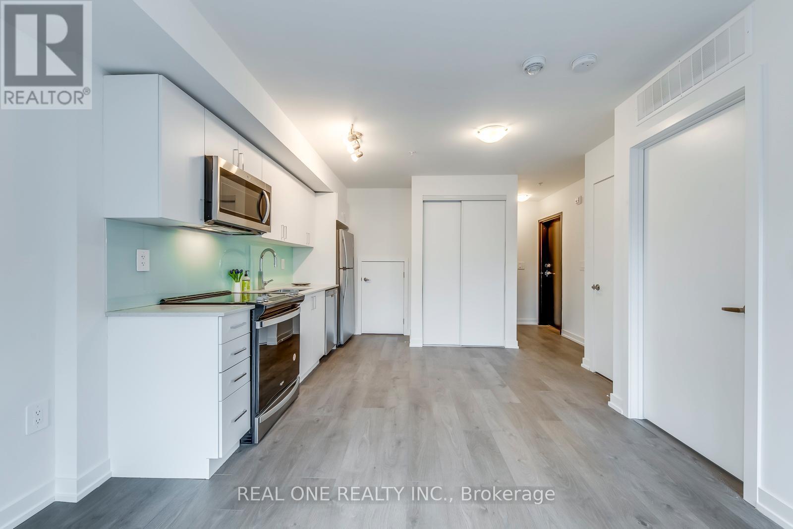C221 - 1660 Victoria Park Avenue, Toronto, ON - Indoor Photo Showing Kitchen