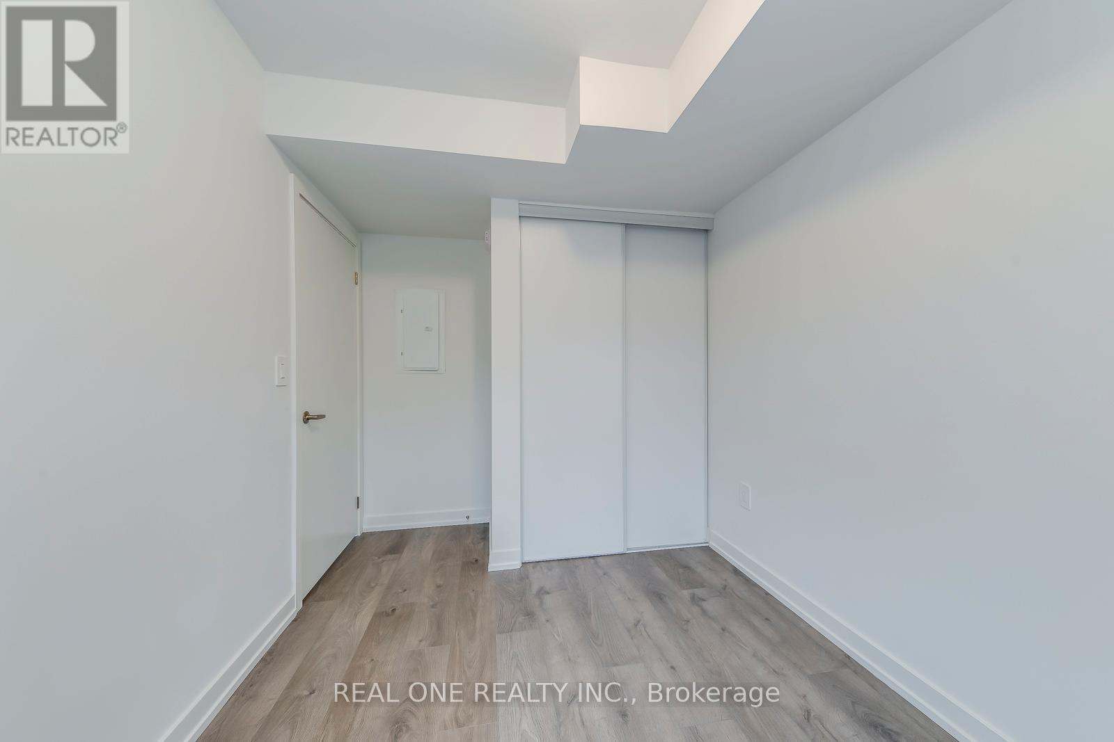 C221 - 1660 Victoria Park Avenue, Toronto, ON - Indoor Photo Showing Other Room