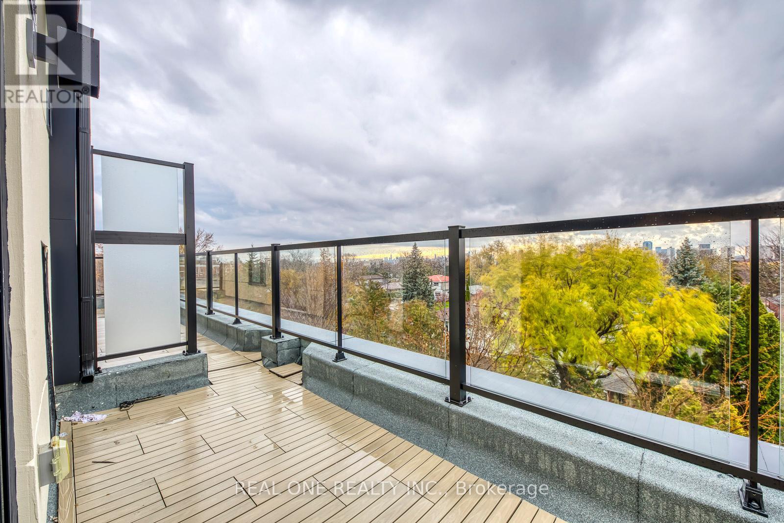 C221 - 1660 Victoria Park Avenue, Toronto, ON - Outdoor