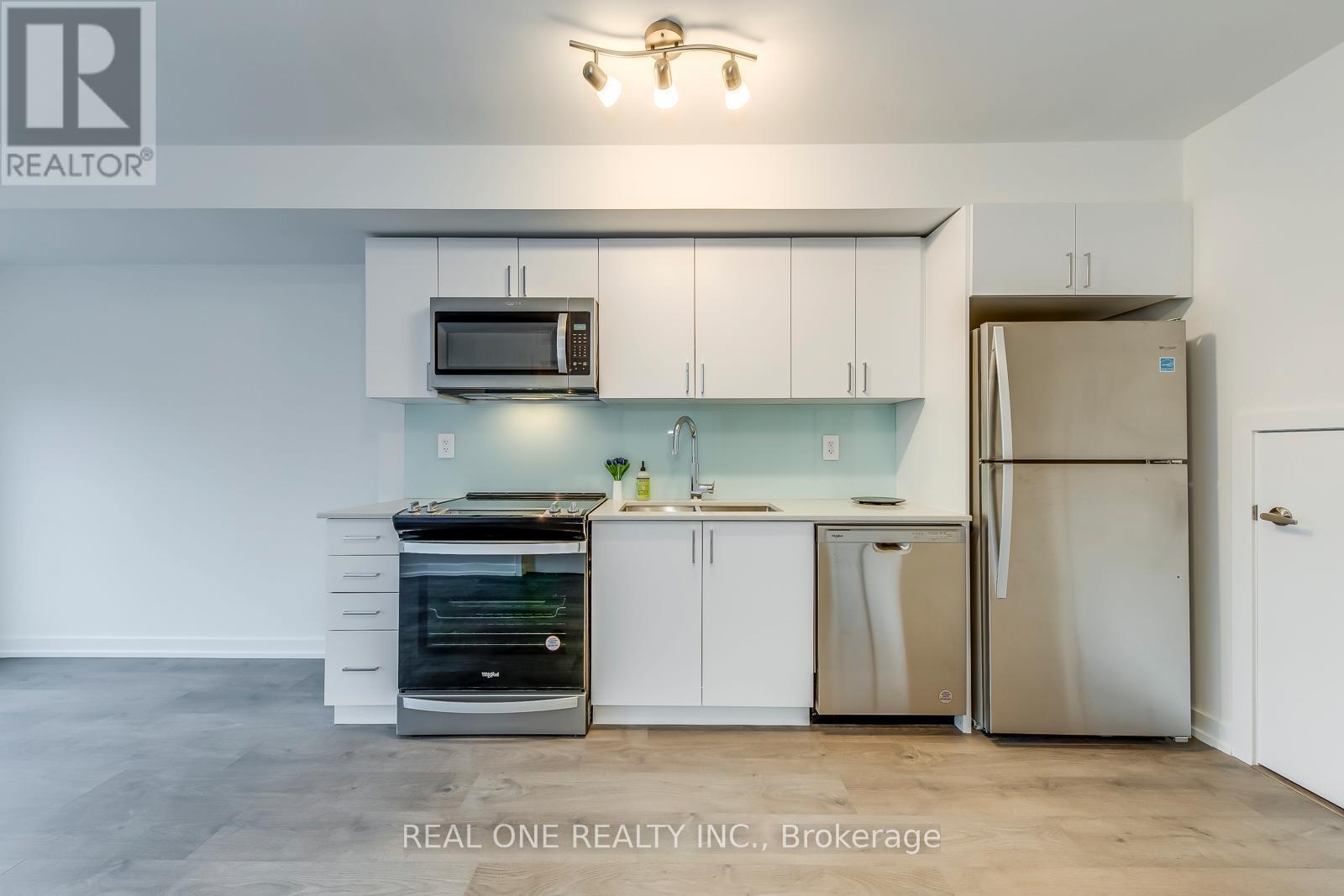 C221 - 1660 Victoria Park Avenue, Toronto, ON - Indoor Photo Showing Kitchen