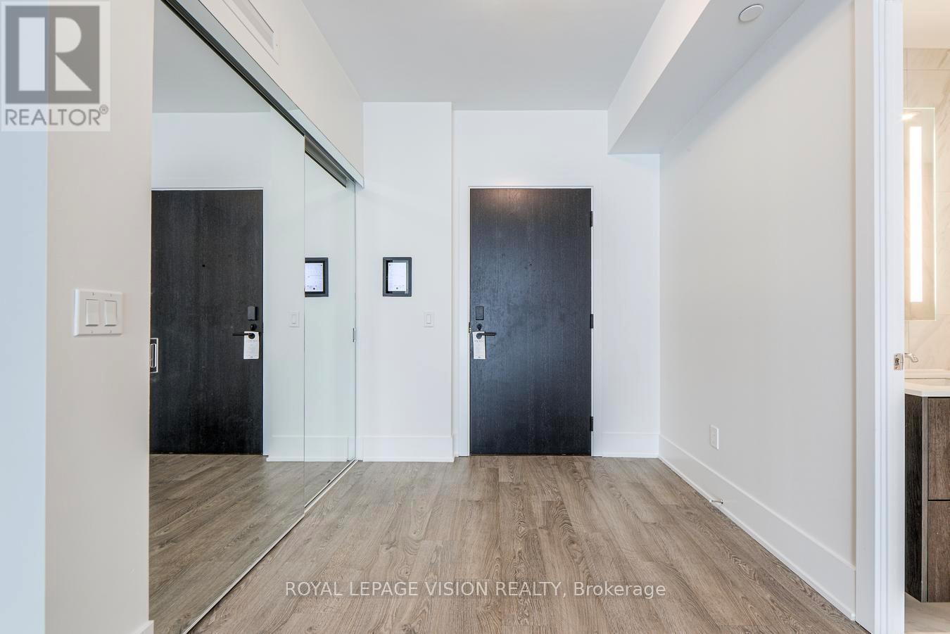 1302 - 470 Front Street W, Toronto, ON - Indoor Photo Showing Other Room