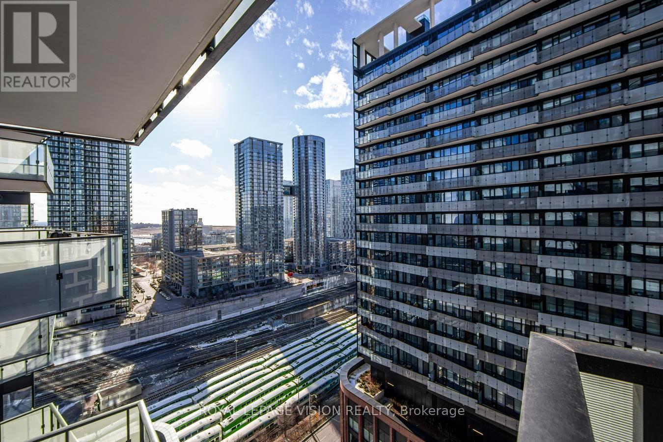 1302 - 470 Front Street W, Toronto, ON - Outdoor